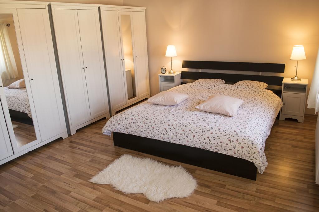 Jimmy Apartments Pula Ngoại thất bức ảnh